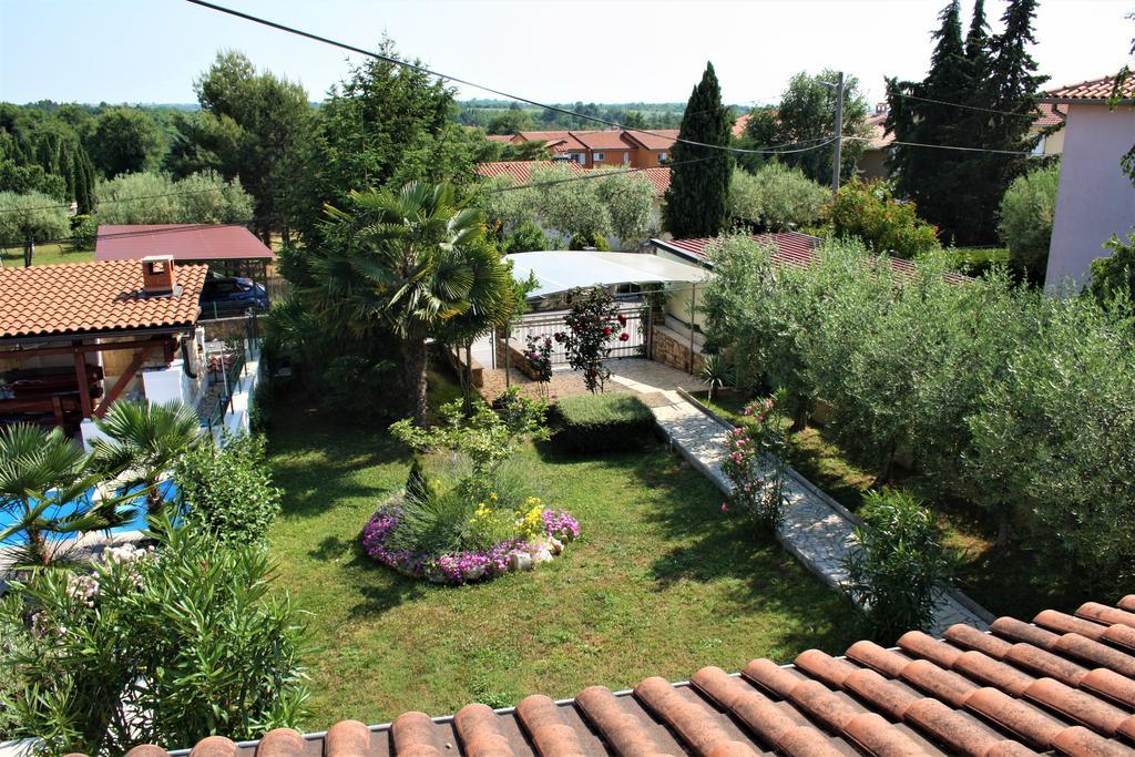 Holiday Home Magnolia Tar-Vabriga Bagian luar foto
