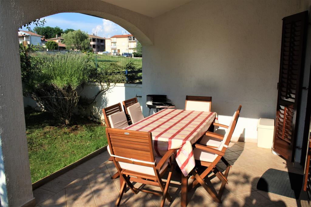 Holiday Home Magnolia Tar-Vabriga Bagian luar foto